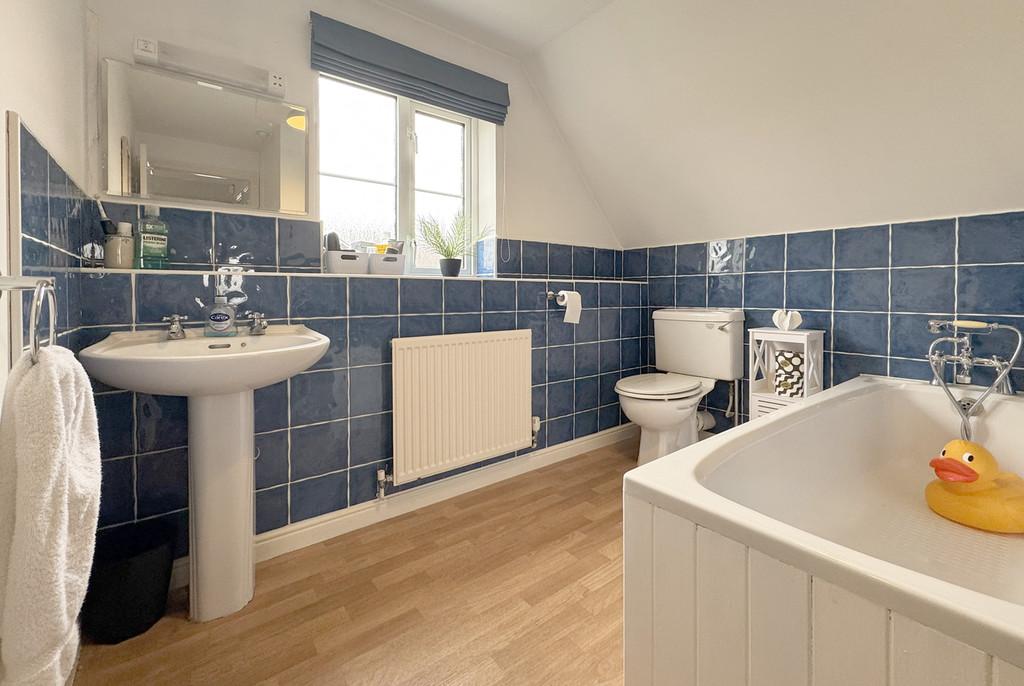 9 PC Bathroom