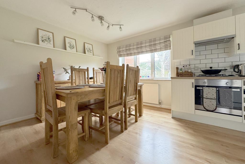 9 PC Dining Room