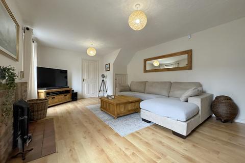 4 bedroom detached house for sale, Pennington Close, Pennington, Lymington SO41