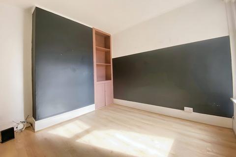 1 bedroom in a house share to rent, Rugby Road, Southsea PO5