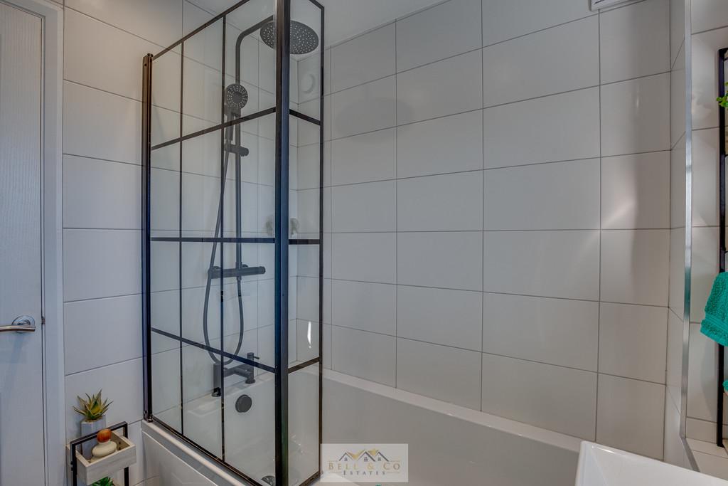Bathroom 1.2