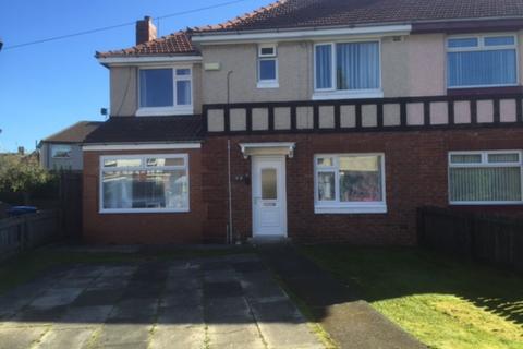4 bedroom semi-detached house to rent, Musgrave Gardens, Gilesgate