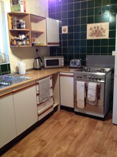 4 bedroom semi-detached house to rent, Musgrave Gardens, Gilesgate