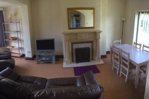 4 bedroom semi-detached house to rent, Musgrave Gardens, Gilesgate