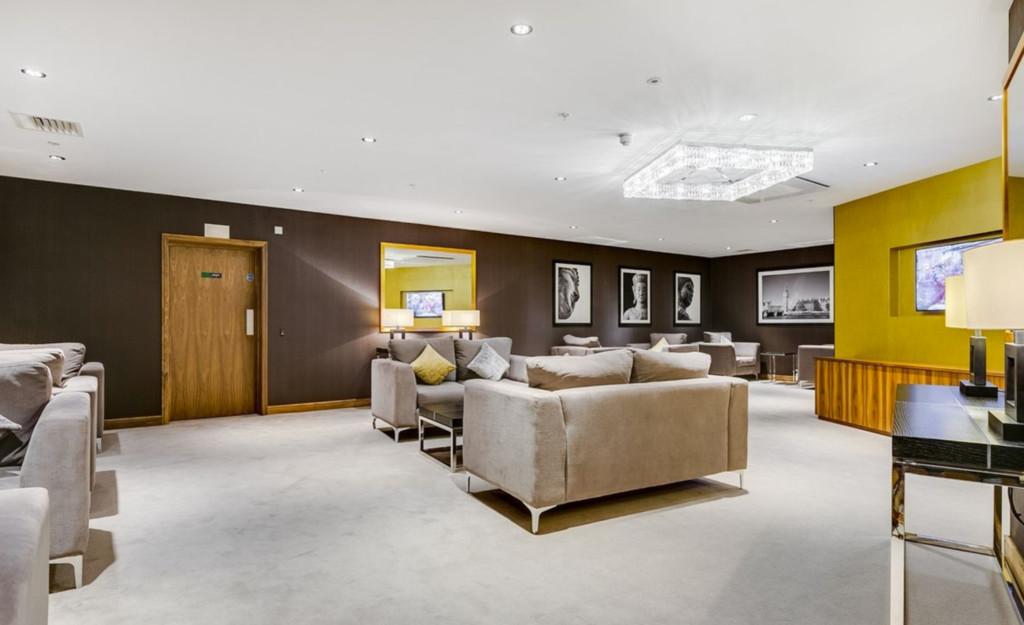 Lounge I