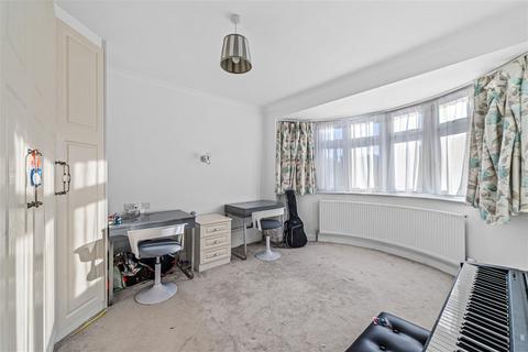 83 North Drive, Hounslow, TW3 1PT