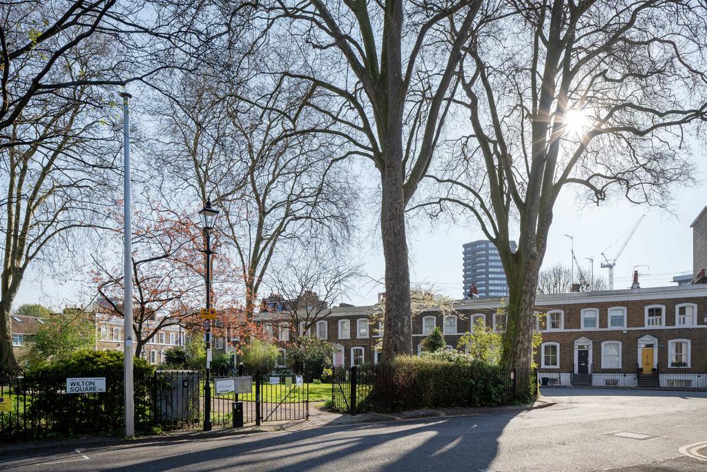 274404 - Baring Street, London N1 - high res - ...