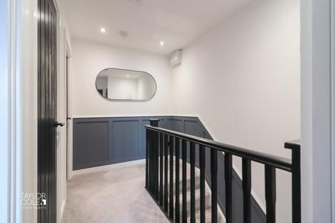 1 bedroom maisonette for sale, Exeter Drive, Riverside