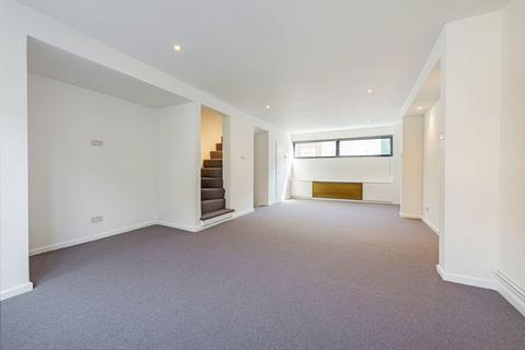 3 bedroom terraced house to rent, Slaidburn Street, SW10