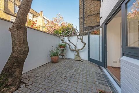 3 bedroom terraced house to rent, Slaidburn Street, SW10
