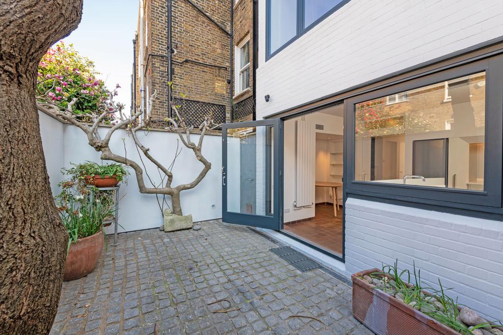 53 Slaidburn St Gdn 2