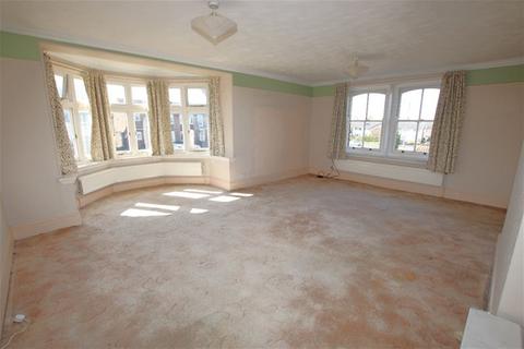 2 bedroom flat for sale, Holland Road, Clacton on Sea