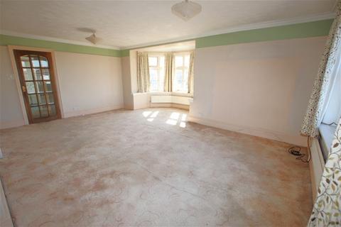 2 bedroom flat for sale, Holland Road, Clacton on Sea