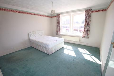 2 bedroom flat for sale, Holland Road, Clacton on Sea