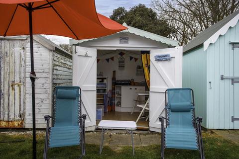 Chalet for sale, Felixstowe IP11