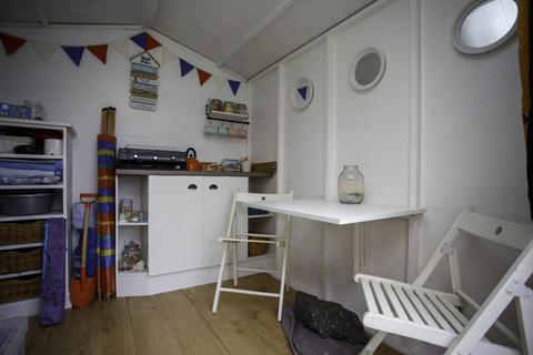 Chalet for sale, Felixstowe IP11