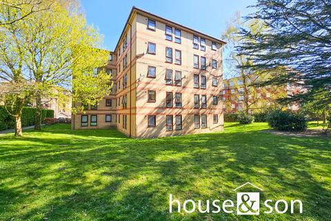 Flat 3, Holly Court, 3 Bourne Close, Bournemouth, BH2 6BW