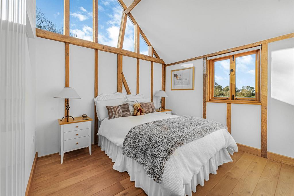 Bedroom 4.jpg