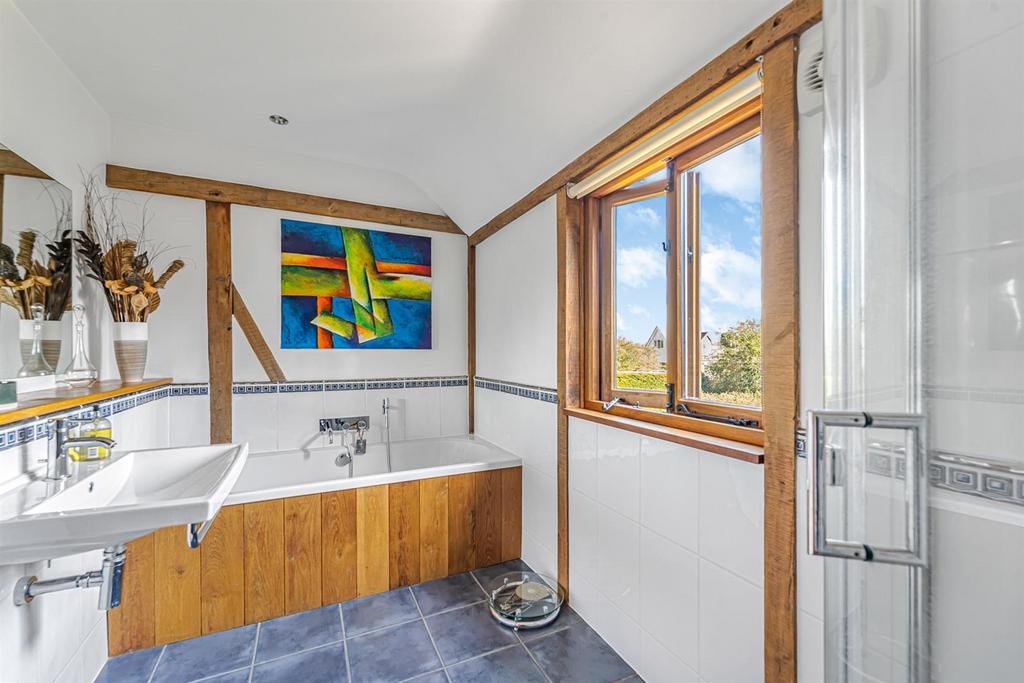Family Bathroom.jpg