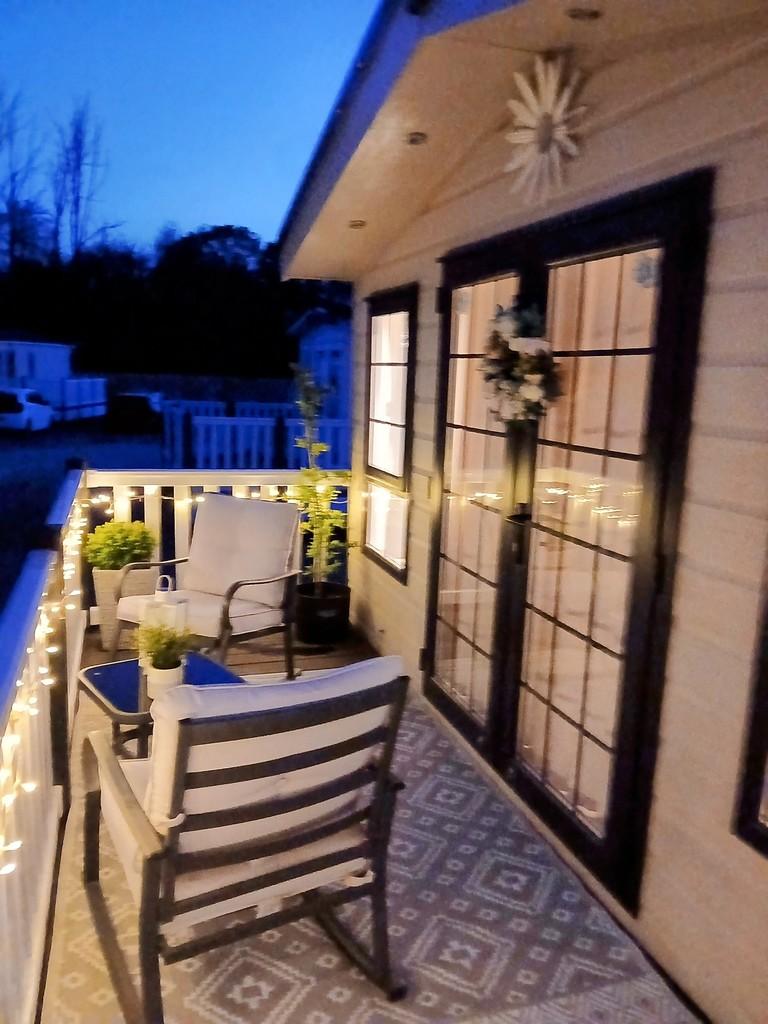 Vendors Front decking close