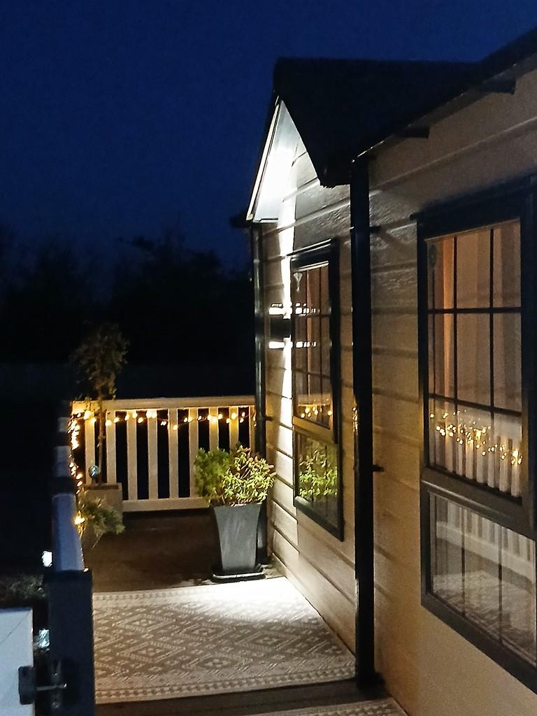 Vendors Front decking vert
