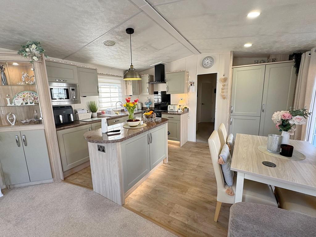 Kitchen Dining Area
