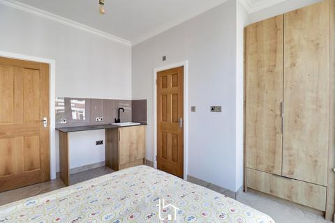 1 bedroom in a house share to rent, Shelley Street, Leicester