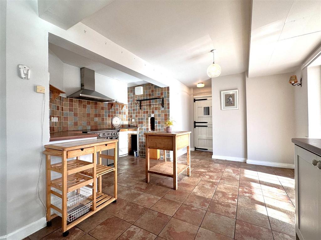 Kitchen 704