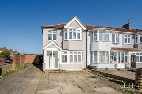 3 bedroom semi-detached house for sale, Upper Rainham Road, Hornchurch