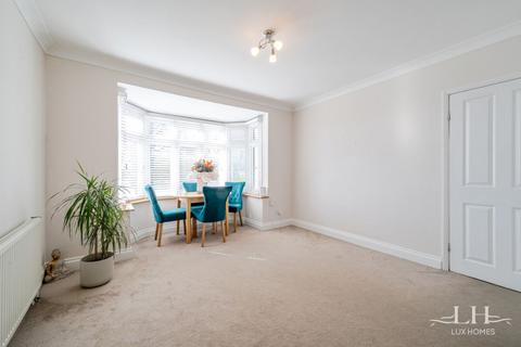 3 bedroom semi-detached house for sale, Upper Rainham Road, Hornchurch