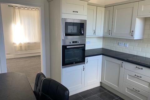 2 bedroom terraced house to rent, High Street, Worsborough