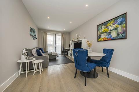 2 bedroom apartment for sale, Coombe Road, New Malden, KT3