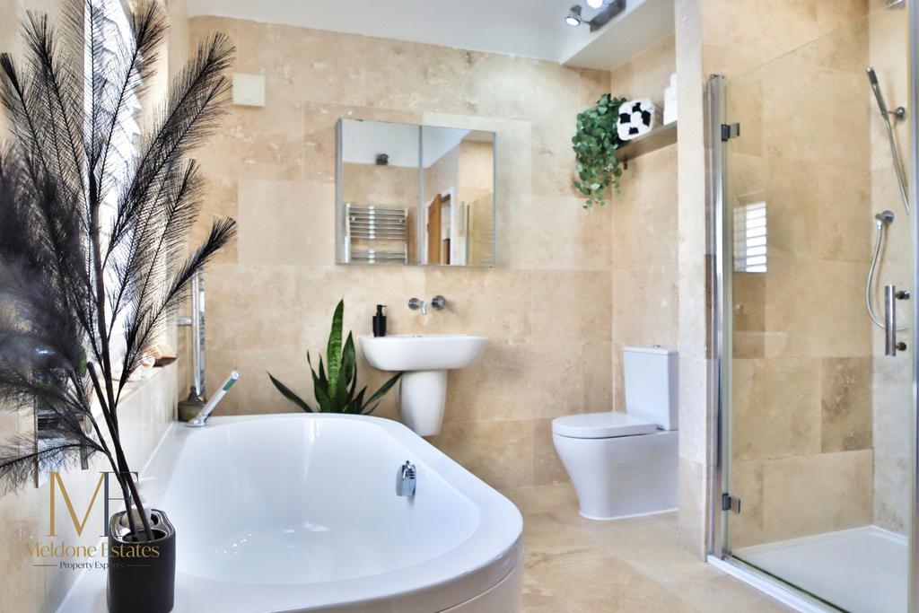 Ensuite