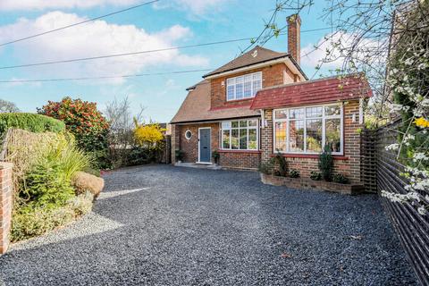 Fox Oak Blackbridge Road, Woking, GU22 0DH
