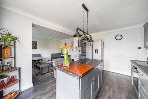 Fox Oak Blackbridge Road, Woking, GU22 0DH