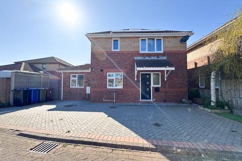 1 Carlyle Close, Cleethorpes, DN35 0QR
