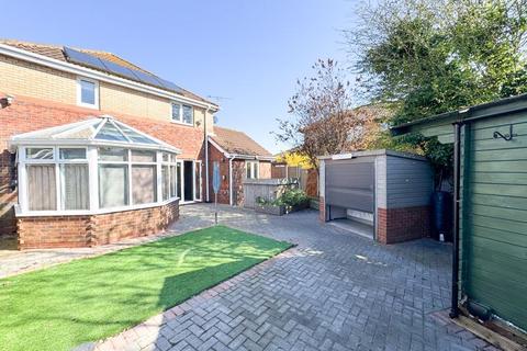 1 Carlyle Close, Cleethorpes, DN35 0QR
