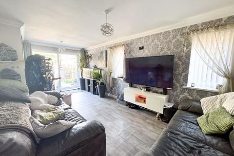 61 Amesbury Avenue, Grimsby, DN33 3HT