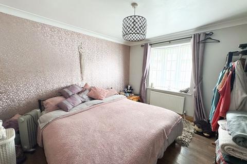 61 Amesbury Avenue, Grimsby, DN33 3HT