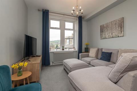 8 Shaw Street, Holywell Green, Halifax, HX4 9BE