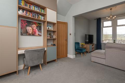 8 Shaw Street, Holywell Green, Halifax, HX4 9BE