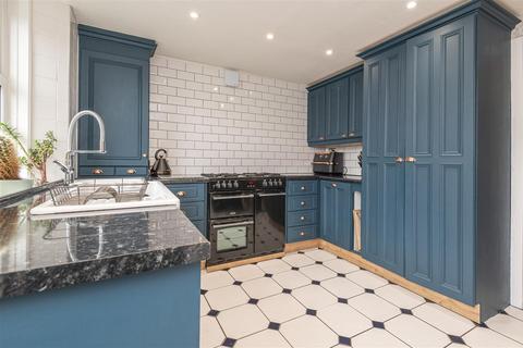 8 Shaw Street, Holywell Green, Halifax, HX4 9BE