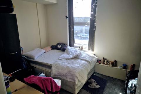 5 bedroom terraced house for sale, Woodside Avenue, Leeds