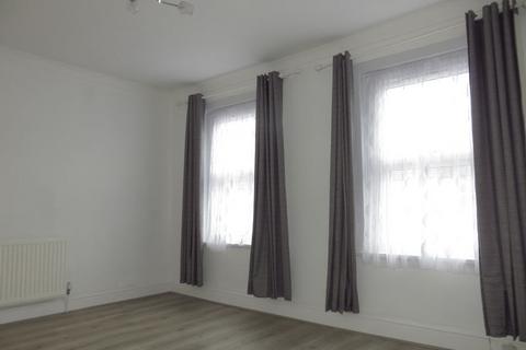 35b Park Grove, London, E15 3QT