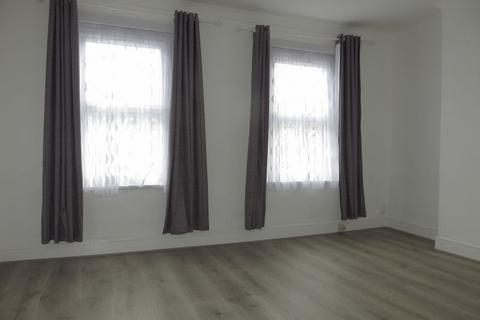 35b Park Grove, London, E15 3QT