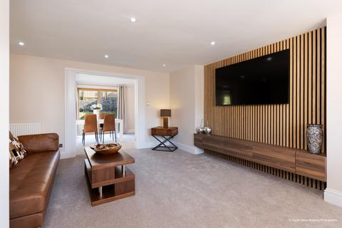 4 bedroom detached house for sale, Crown Road, Kenfig Hill CF33
