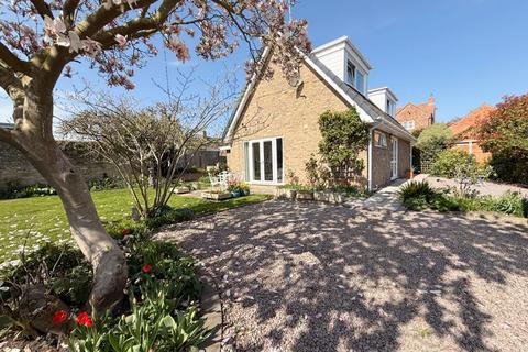 3 bedroom detached house for sale, Paddock Close, Ancaster