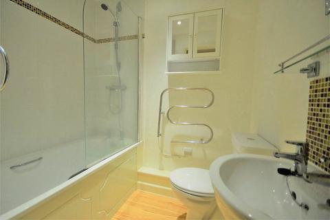 1 bedroom apartment for sale, Whitebines, The Fairfield, Farnham, Surrey, GU9