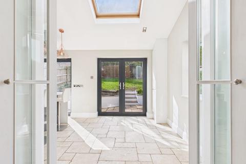 24 Bloomfield Grove, Bath, BA2 2BZ