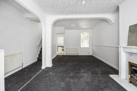 2 bedroom terraced house to rent, Dundee Road